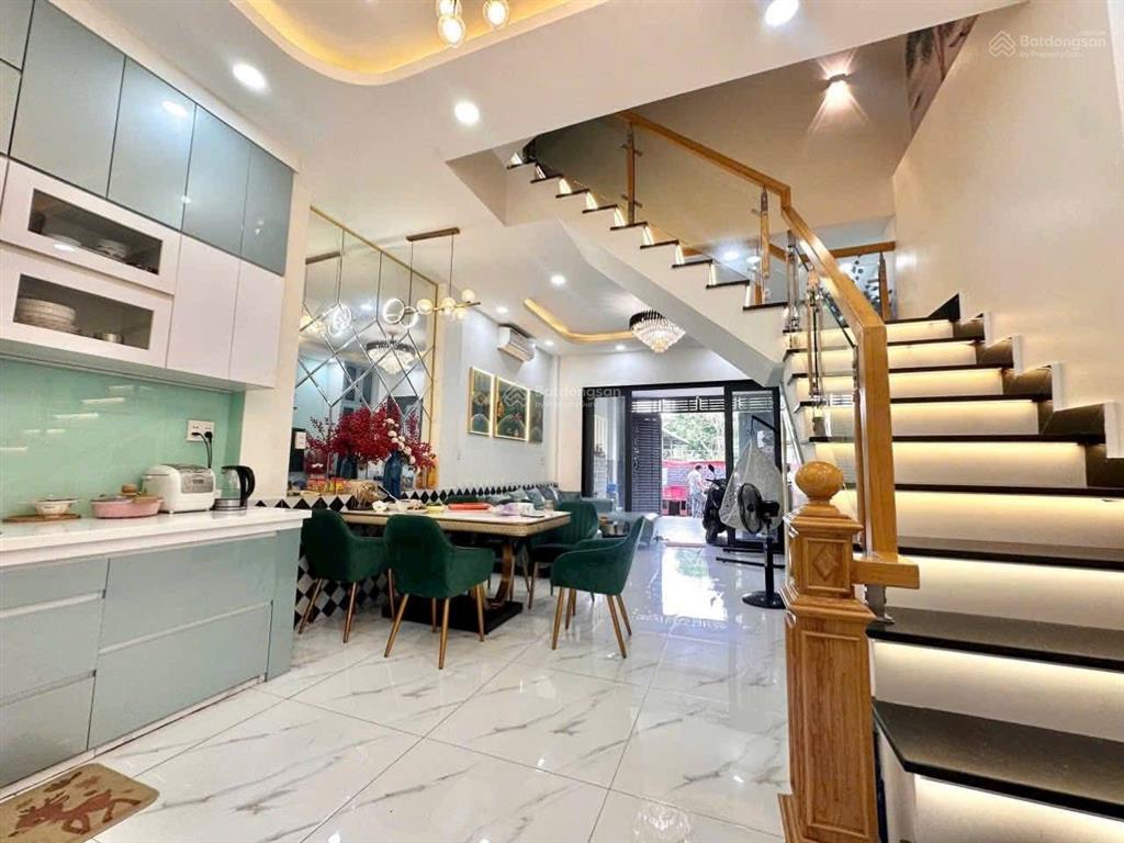 Bán gấp trong tháng nhà phạm phú thứquận 6 dt 68,5m2 giá 3tỷ26 gần chợ bình tiên hợp đồng thuê 22t