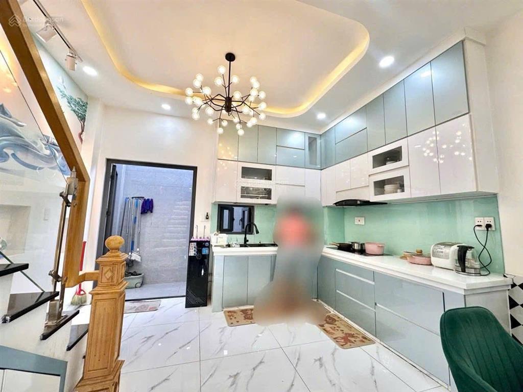 Bán gấp trong tháng nhà phạm phú thứquận 6 dt 68,5m2 giá 3tỷ26 gần chợ bình tiên hợp đồng thuê 22t