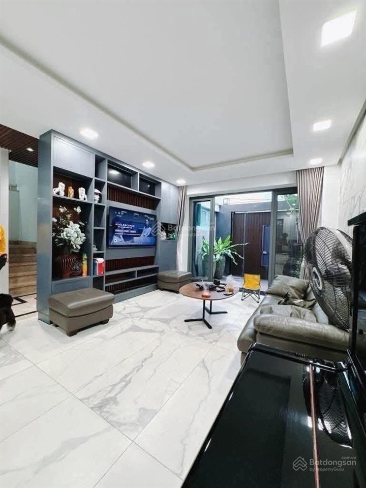 Cần bán nhà gần chợ bến thành dt 71,5m2 đường đặng trần côn  quận 1 đang cho thuê 30tr/th