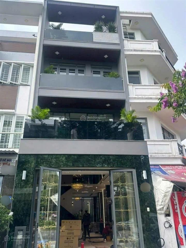 Gia đình cần bán nhà đinh công tráng  quận 1 cho thuê 27tr/th gần chợ tân định dt 73,1m2