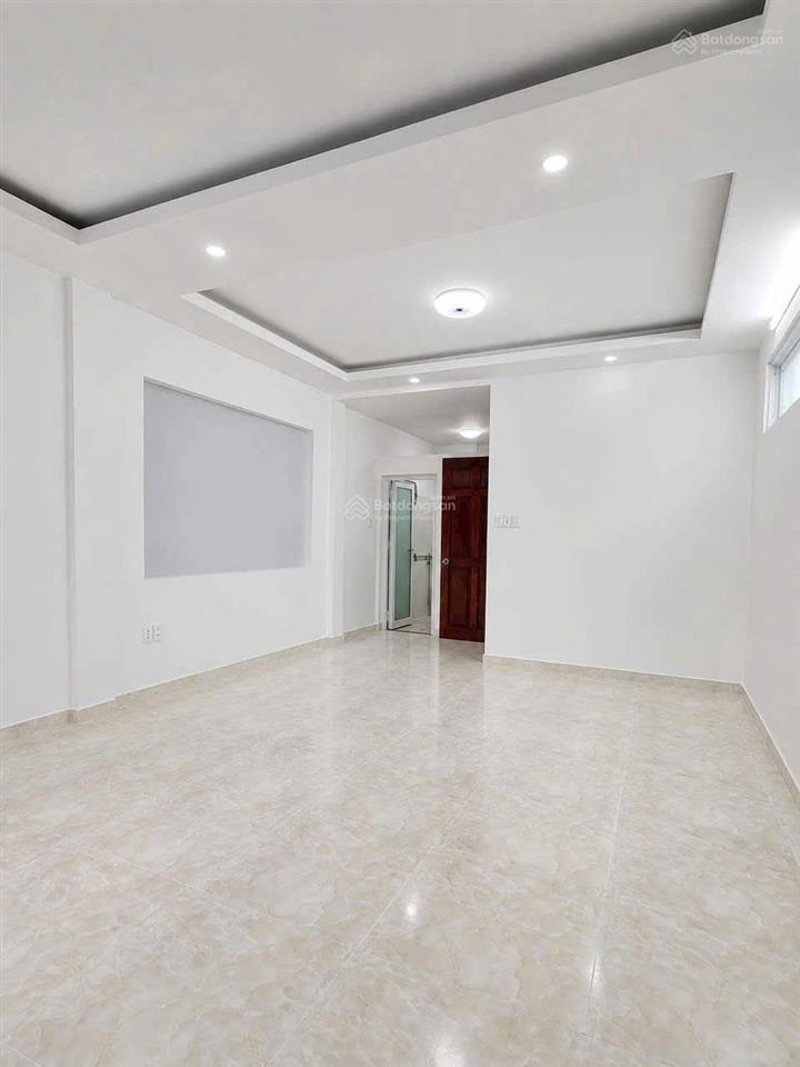 Bán gấp nhà cho thuê 19tr gần bệnh viện nhi đồng giá 2tỷ95 dt 42m2, đường nguyễn tri phươngquận 10