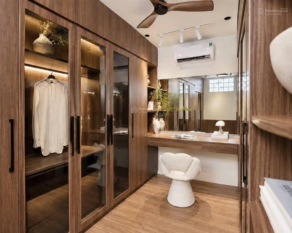Nhà đẹp đường đỗ thị lờiquận 3 gần công viên lê thị riêng giá 3tỷ9, dt 50m2 đang cho thuê 18tr/th