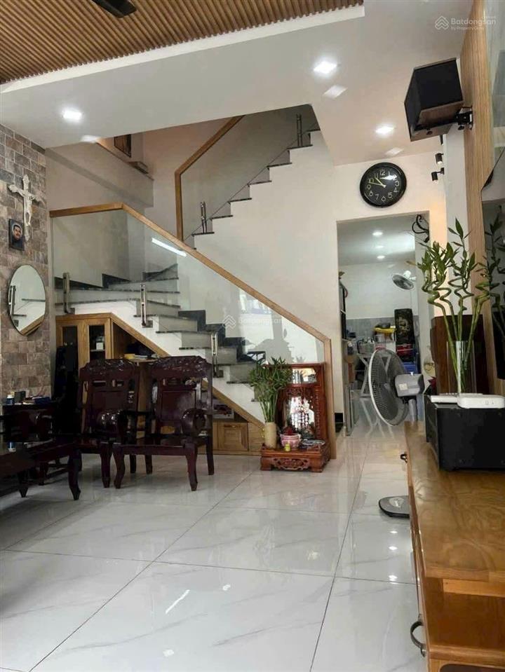 Nhà đang kinh doanh 23tr/th, mt dương quảng hàmgò vấp gần sát siêu thị emart dtcn 60m2 giá 3tỷ990