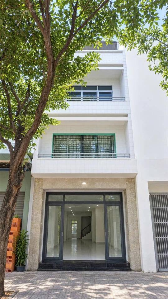 Nhà đường lớn 12m khu bàu cát 3tân bình dt 72m2 giá 3tỷ640 còn tl gần sân bay đang cho thuê 22tr