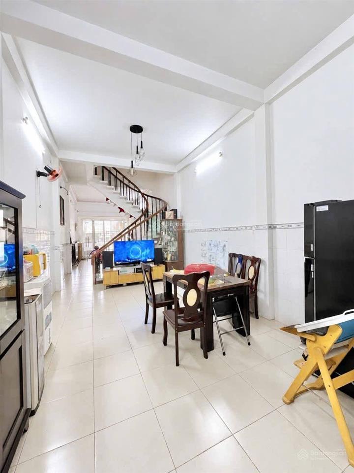 Nhà đường lớn 12m khu bàu cát 3tân bình dt 72m2 giá 3tỷ640 còn tl gần sân bay đang cho thuê 22tr
