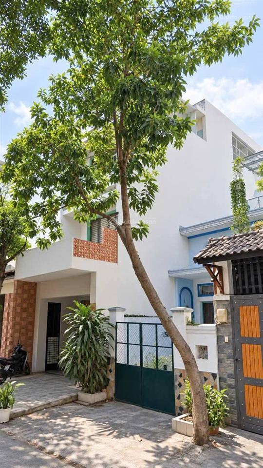 Nhà đường lớn 12m khu bàu cát 3tân bình dt 72m2 giá 3tỷ640 còn tl gần sân bay đang cho thuê 22tr