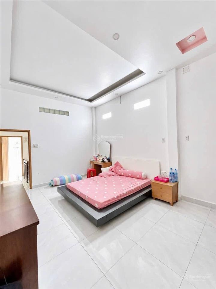 Nhà đường lớn 12m khu bàu cát 3tân bình dt 72m2 giá 3tỷ640 còn tl gần sân bay đang cho thuê 22tr