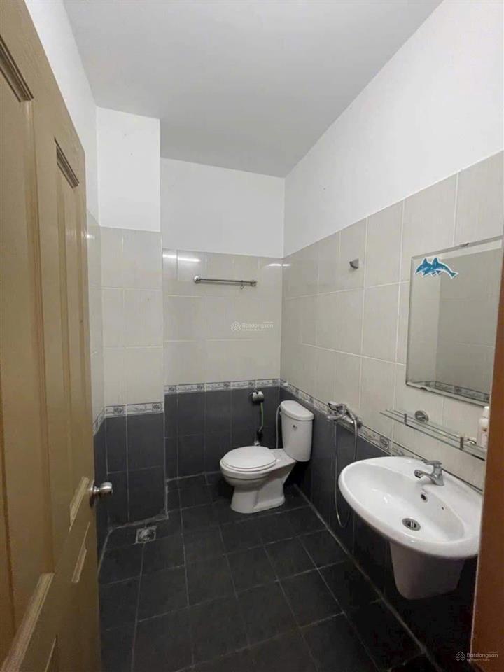 Nhà đẹp hẻm lớn đường cao văn lầu, quận 6 cho thuê 20tr/th, gần chợ bình tây dtcn 80,4m2 giá 3tỷ150