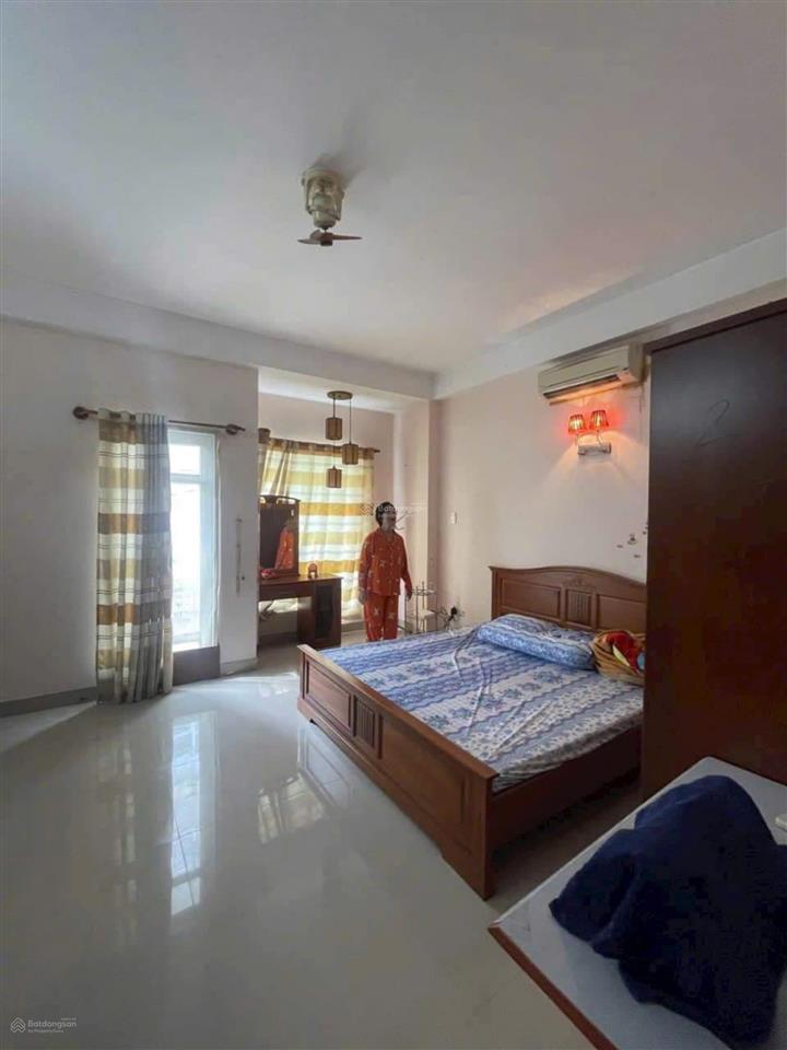 Nhà đẹp hẻm lớn đường cao văn lầu, quận 6 cho thuê 20tr/th, gần chợ bình tây dtcn 80,4m2 giá 3tỷ150
