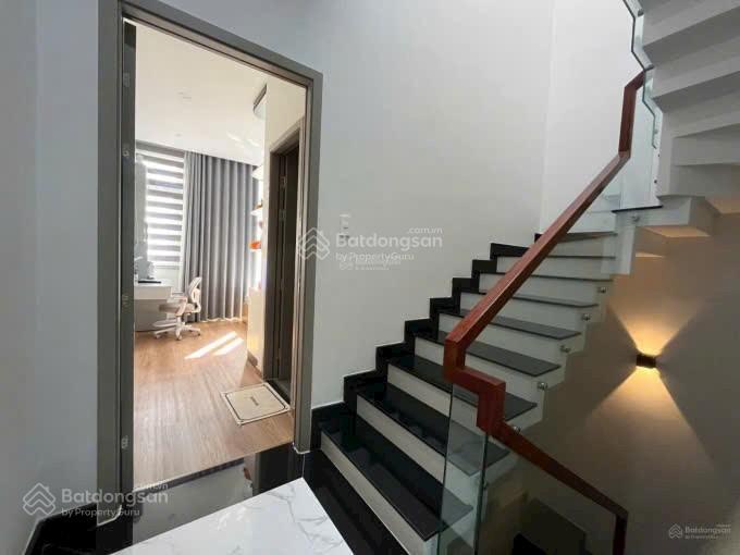 Cần xoay vốn bán gấp nhà lê văn lươngquận 7 giá 3tỷ270, dt 84m2 gần lotte mart hiện cho thuê 21tr