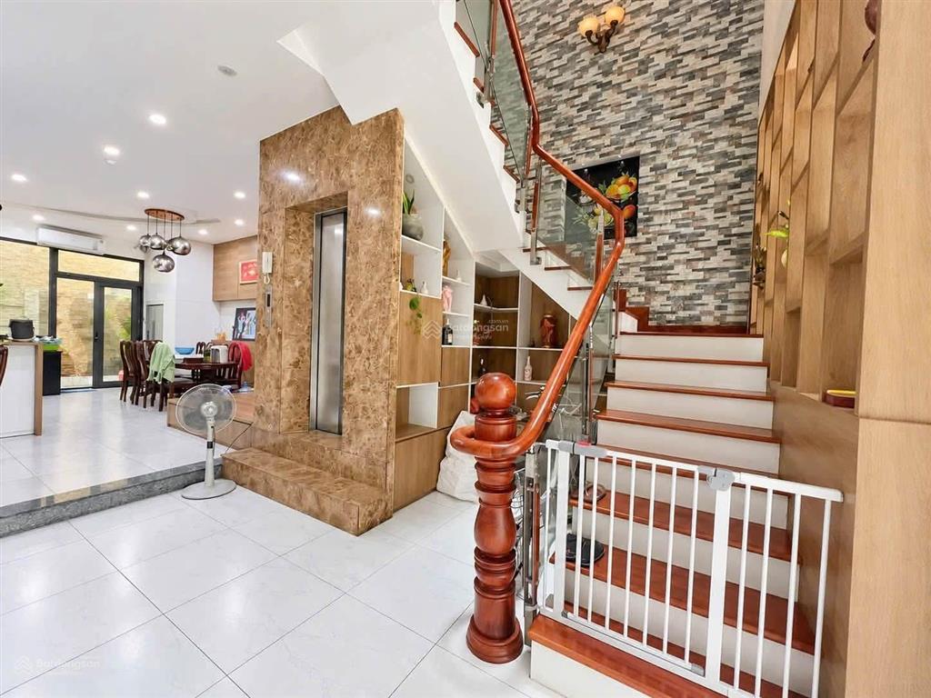 Bán gấp nhà gần gigamall thủ đức đang cho thuê 24tr, đường 18thủ đức (cũ) giá tl dtcn 5mx18m