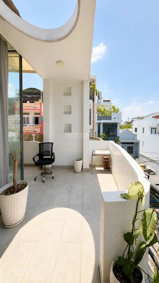 Chỉ cần 2tỷ77 có ngay nhà đào nguyên phổquận11, dt 77m2 cách bệnh viện chợ rẫy 500m, cho thuê 22tr
