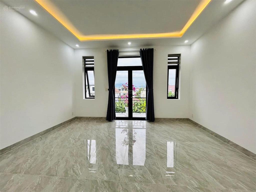 Nhà giá ngộp dt 92,9m2 giá 3tỷ85 còn tl lương định củaquận 2 cho thuê 23tr/th gần mầm non họa mi