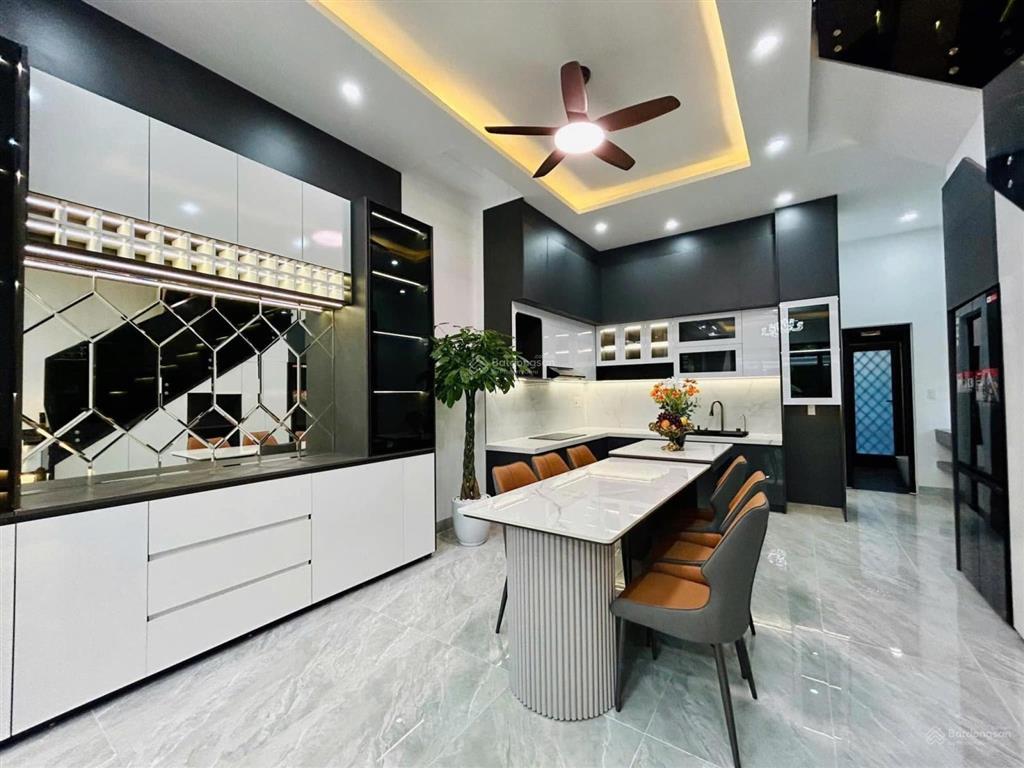 Nhà giá ngộp dt 92,9m2 giá 3tỷ85 còn tl lương định củaquận 2 cho thuê 23tr/th gần mầm non họa mi