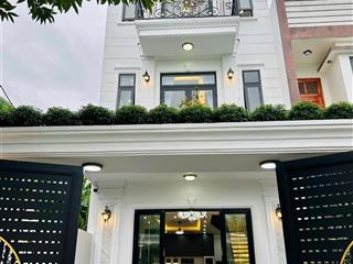 Nhà giá ngộp dt 92,9m2 giá 3tỷ85 còn tl lương định củaquận 2 cho thuê 23tr/th gần mầm non họa mi