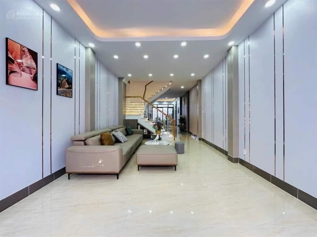 Nhà đẹp cách chợ tân định 500m, giá 4tỷ99 dt 70m2 đường đặng tấtquận 1 đang sẵn hợp đồng thuê 25tr