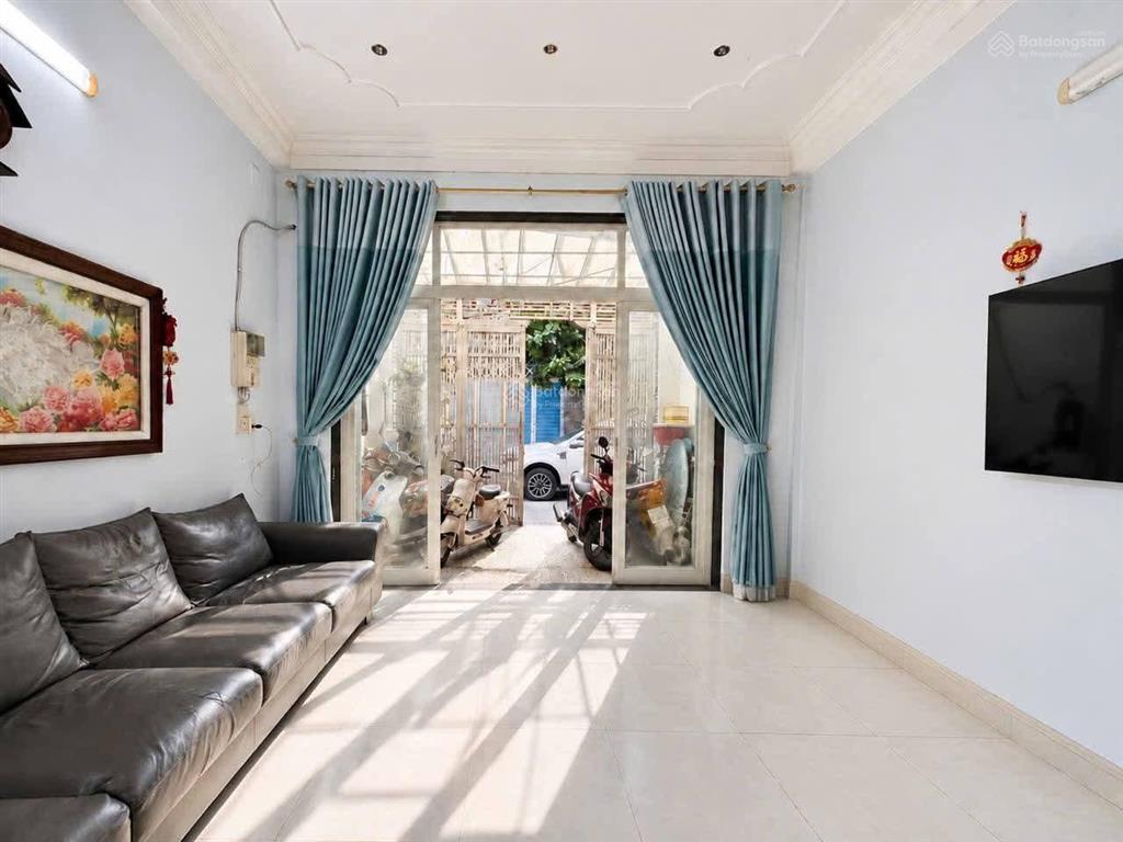 Nhà đẹp nguyễn hữu cầuquận 1 giá 4tỷ500 gần chợ tân định diện tích 72m2 đang kinh doanh 25tr/tháng