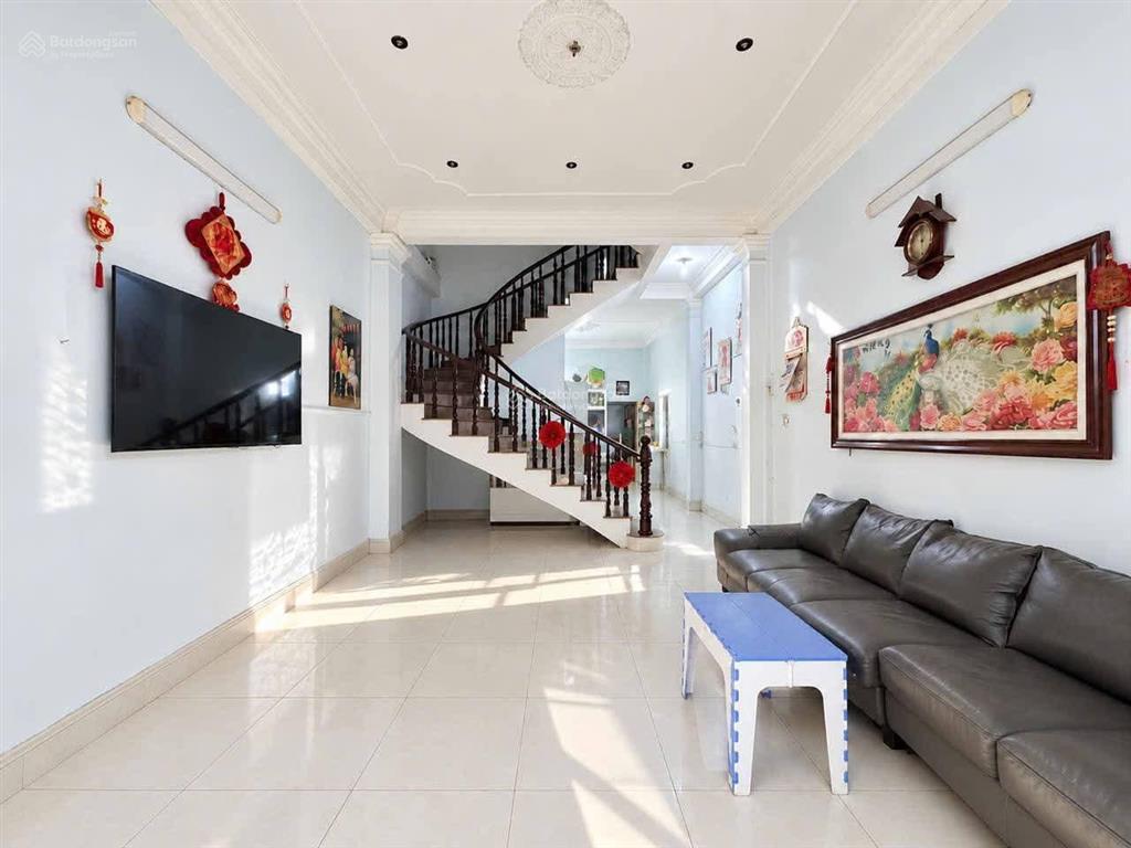 Nhà đẹp nguyễn hữu cầuquận 1 giá 4tỷ500 gần chợ tân định diện tích 72m2 đang kinh doanh 25tr/tháng