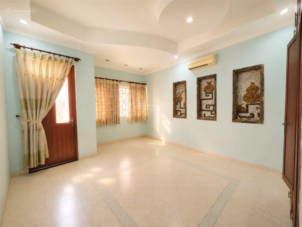 Bán nhà cách sân bay chỉ 5ph, đặng văn ngữphú nhuận giá 3tỷ89 diện tích 81m2, đang cho thuê 24tr/t