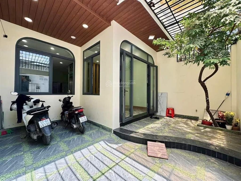 Nhà có thằng máy nguyễn thị minh khaiq1 giá 4tỷ78 dt 76,8m2 gần công viên tao đàn, cho thuê 25tr