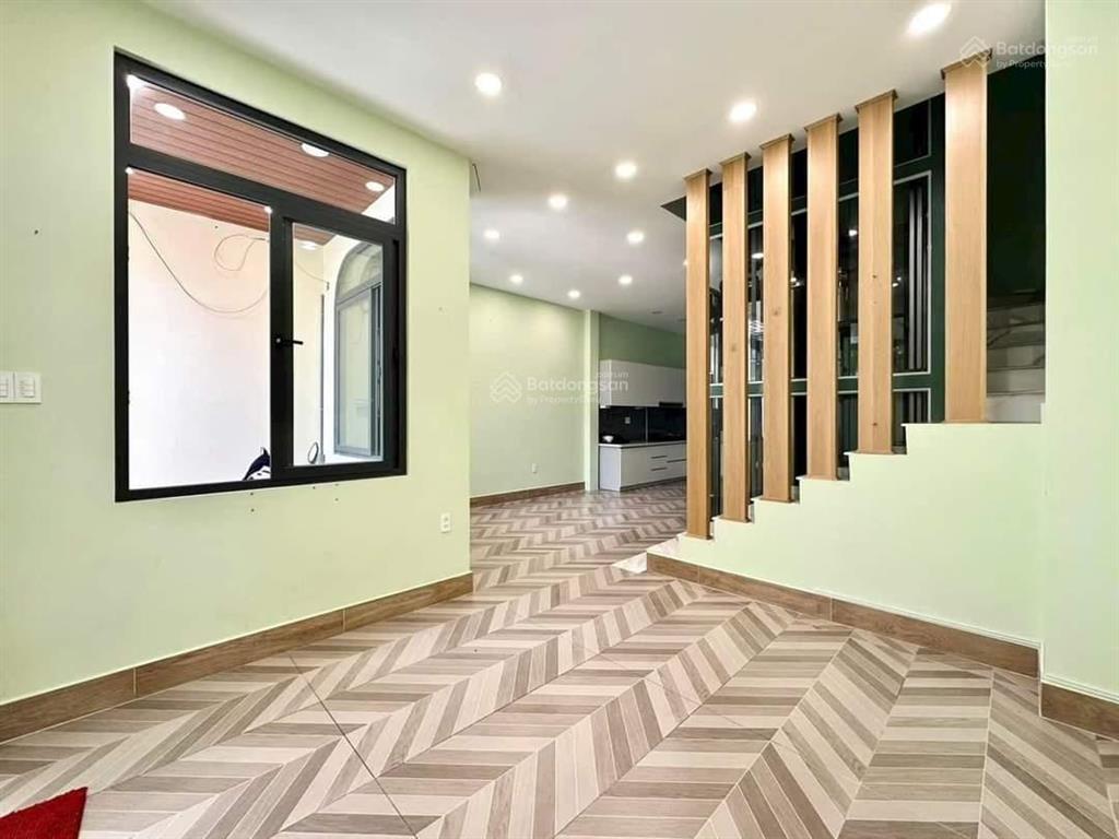 Nhà có thằng máy nguyễn thị minh khaiq1 giá 4tỷ78 dt 76,8m2 gần công viên tao đàn, cho thuê 25tr
