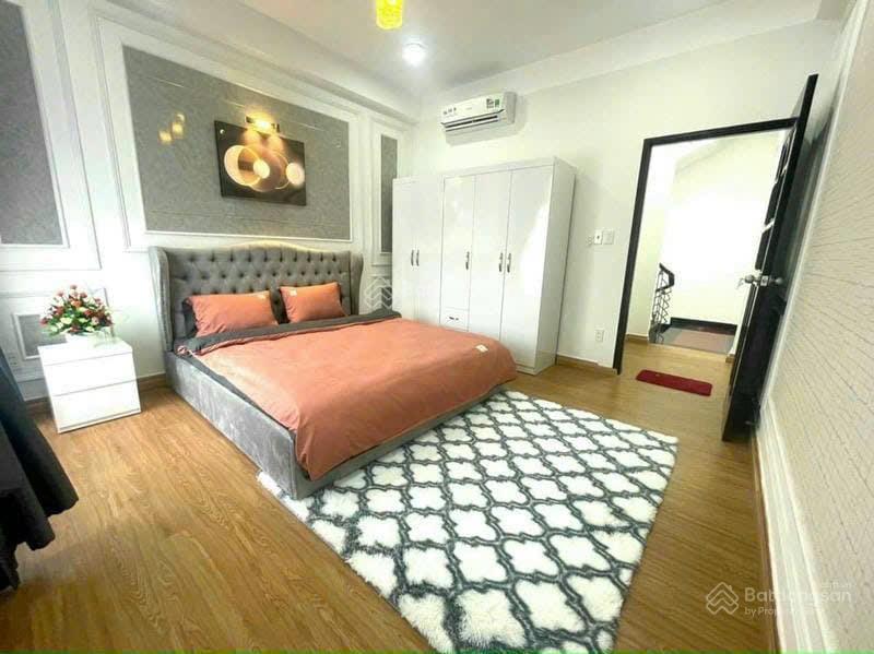 Chủ nhà bán gấp nhà 3tấm đường số 9thủ đức gần đại học luật 70m2 giá 7tỷ74 đang hợp đồng thuê 18tr