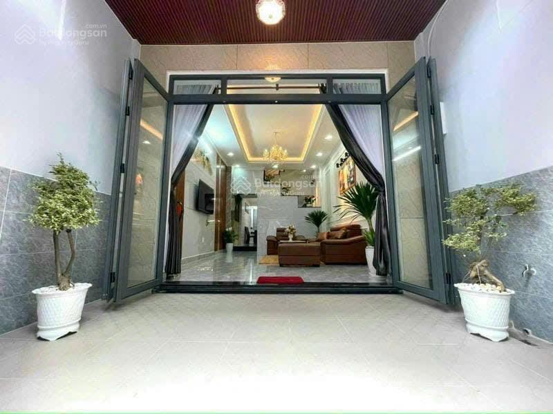 Chủ nhà bán gấp nhà 3tấm đường số 9thủ đức gần đại học luật 70m2 giá 7tỷ74 đang hợp đồng thuê 18tr