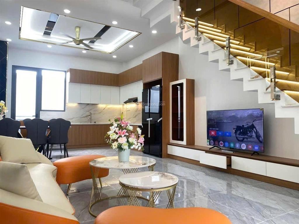 Cô 7 bán căn nhà cho thuê 24 triệu/th, đ. nguyễn thiện thuật  q.3, giá 4tỷ290/83m2, gần chợ bàn cờ