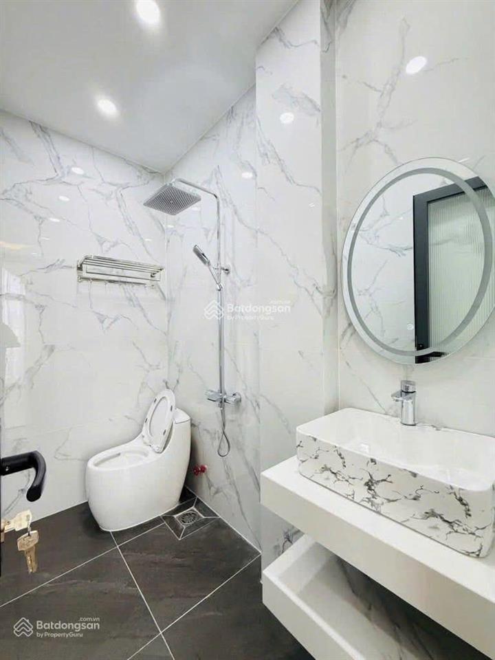 Bán nhà đi úc cho thuê 35tr. đường nguyễn thị minh khai  q.1. 98.5m2, gần thảo cầm viên