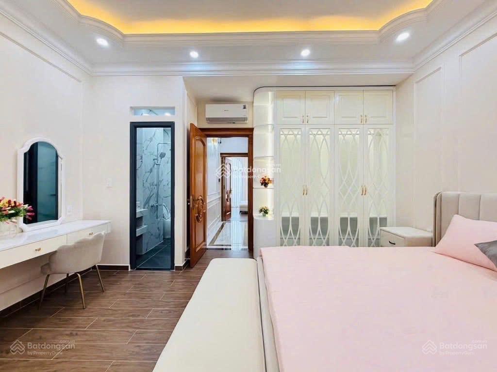 Bán nhà đi úc cho thuê 35tr. đường nguyễn thị minh khai  q.1. 98.5m2, gần thảo cầm viên