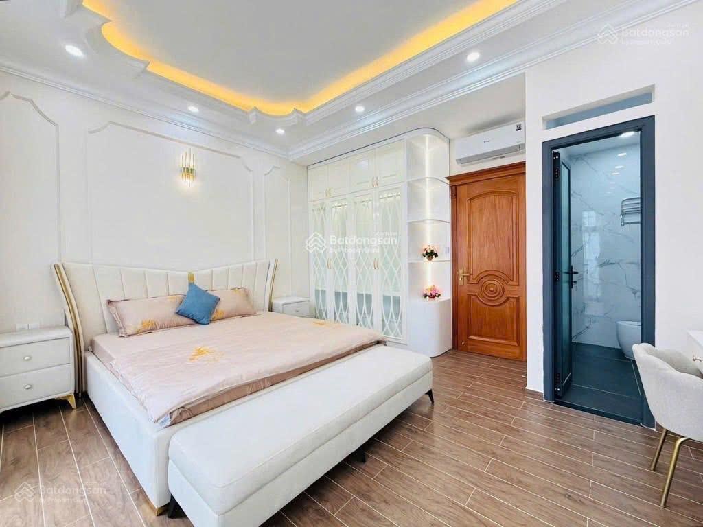 Bán nhà đi úc cho thuê 35tr. đường nguyễn thị minh khai  q.1. 98.5m2, gần thảo cầm viên