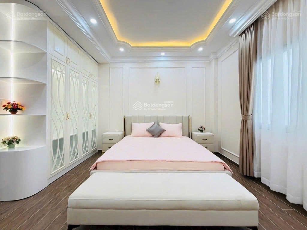 Bán nhà đi úc cho thuê 35tr. đường nguyễn thị minh khai  q.1. 98.5m2, gần thảo cầm viên