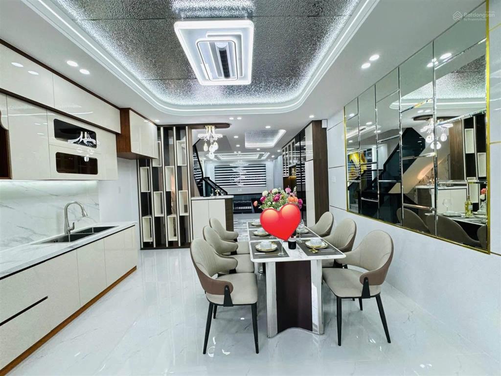 Chỉ 4tỷ050 có ngay căn nhà 81m2  đường vườn chuối  q. 3, cho thuê 27triệu, gần chợ vườn chuối