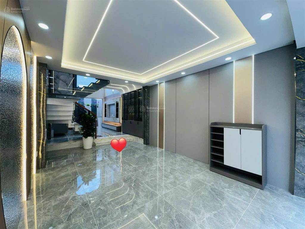 Tìm chủ cho căn nhà đang cho thuê 33tr  đường hai bà trưng  q.1, giá 5tỷ350/88m2, gần hồ con rùa