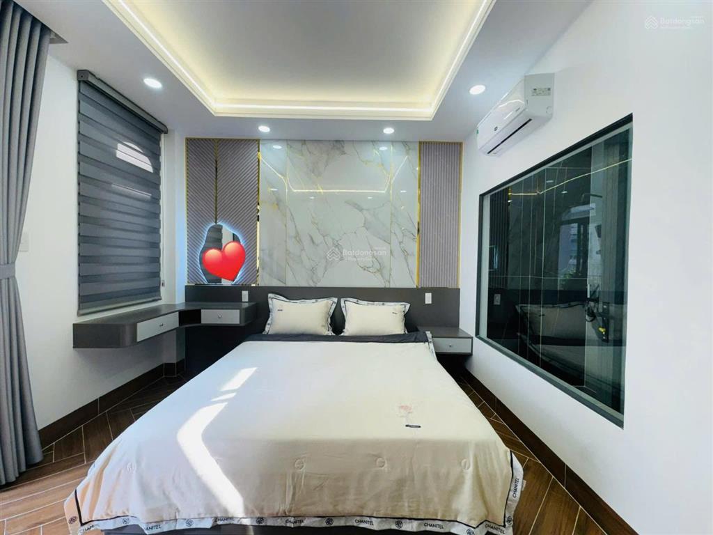 Tìm chủ cho căn nhà đang cho thuê 33tr  đường hai bà trưng  q.1, giá 5tỷ350/88m2, gần hồ con rùa