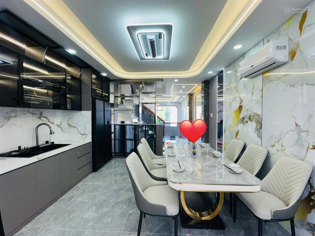 Tìm chủ cho căn nhà đang cho thuê 33tr  đường hai bà trưng  q.1, giá 5tỷ350/88m2, gần hồ con rùa