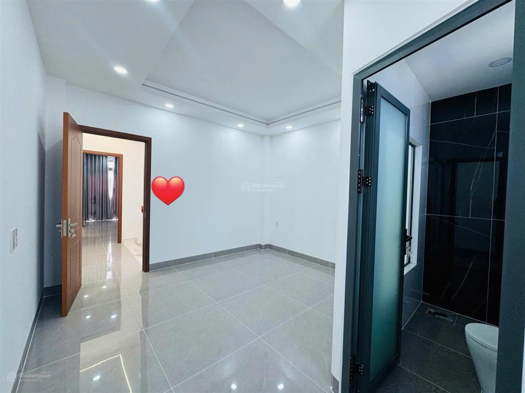 Tìm chủ cho căn nhà đang cho thuê 33tr  đường hai bà trưng  q.1, giá 5tỷ350/88m2, gần hồ con rùa