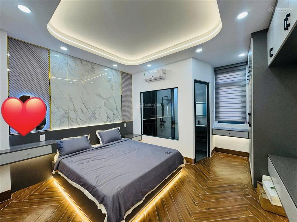 Tìm chủ cho căn nhà đang cho thuê 33tr  đường hai bà trưng  q.1, giá 5tỷ350/88m2, gần hồ con rùa