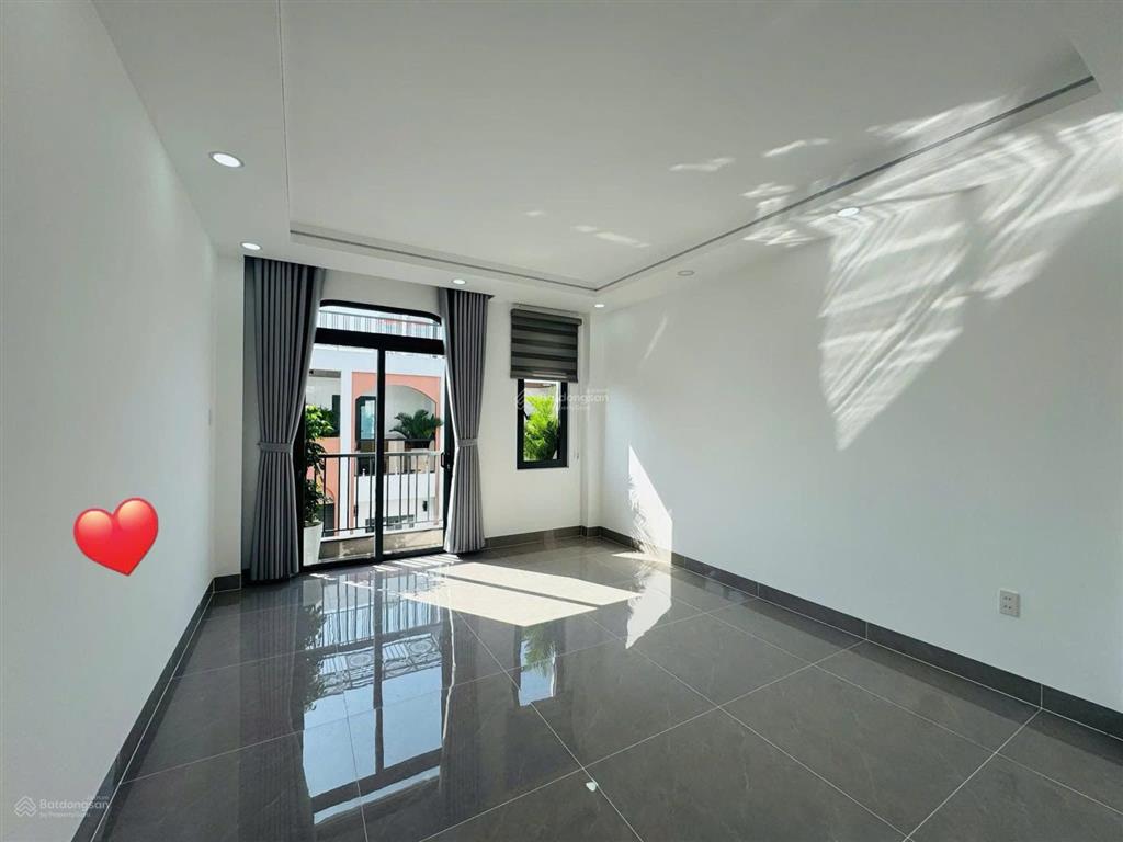 Tìm chủ cho căn nhà đang cho thuê 33tr  đường hai bà trưng  q.1, giá 5tỷ350/88m2, gần hồ con rùa