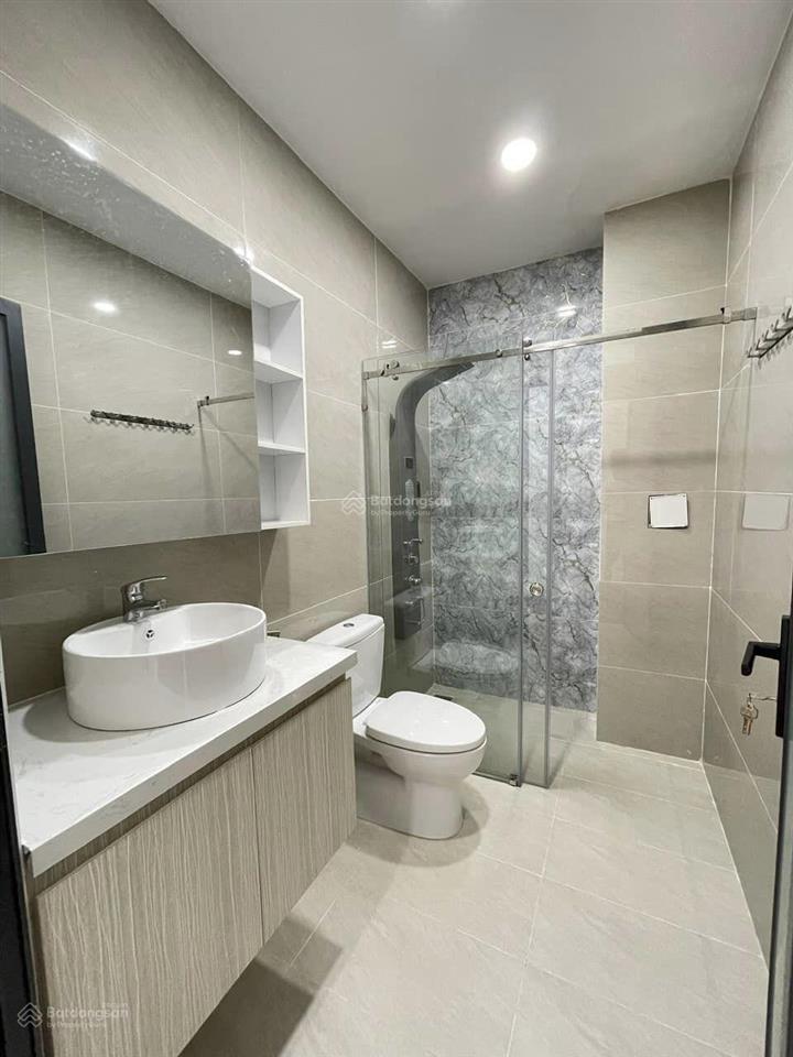 Khách tìm nhà đường ô tô đường phùng hưng  quận 5, đang cho thuê 31 triệu, 78,2m2