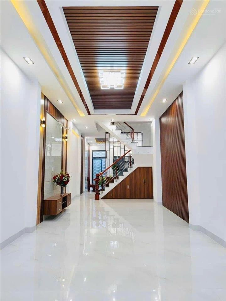 Khách tìm nhà đường ô tô đường phùng hưng  quận 5, đang cho thuê 31 triệu, 78,2m2