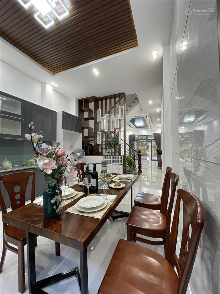 Khách tìm nhà đường ô tô đường phùng hưng  quận 5, đang cho thuê 31 triệu, 78,2m2