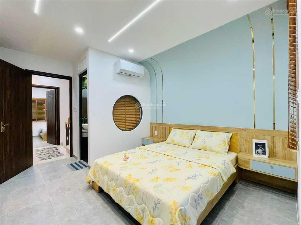 Chủ gửi bán gấp nhà cho thuê 31 triệu, đ. nguyễn văn đừng  q. 5, giá 2tỷ820/61m2, gần chợ hòa bình