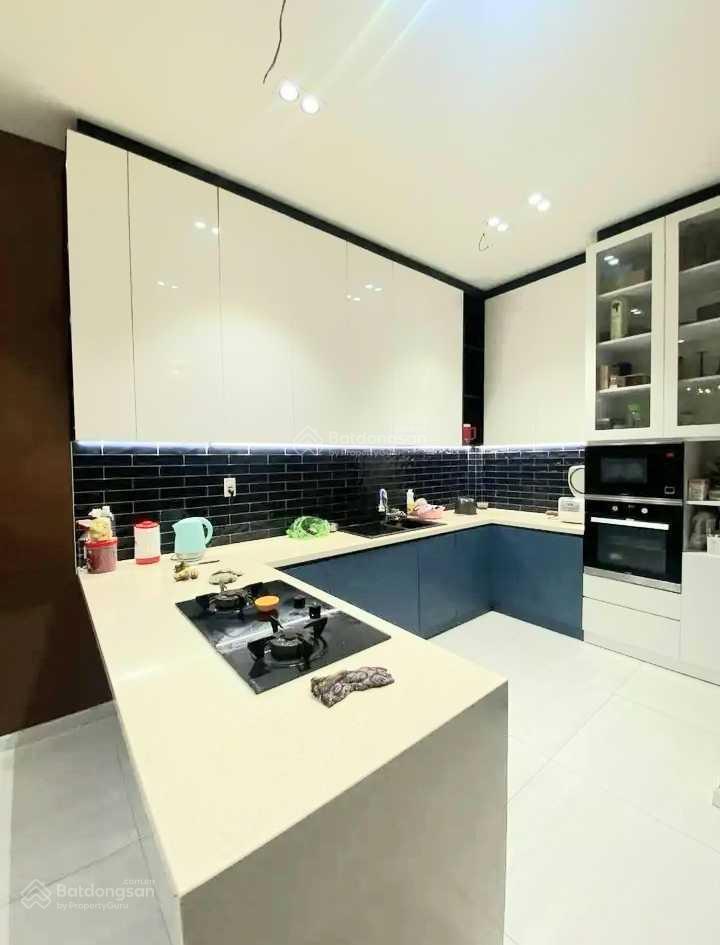 Chủ gửi bán gấp nhà cho thuê 31 triệu, đ. nguyễn văn đừng  q. 5, giá 2tỷ820/61m2, gần chợ hòa bình