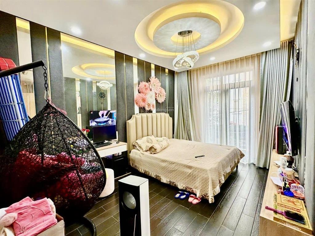 Chính chủ bán căn nhà cho thuê 30 triệu, đ. tân hải  tân bình. giá 4tỷ190/91m2, e. town cộng hòa