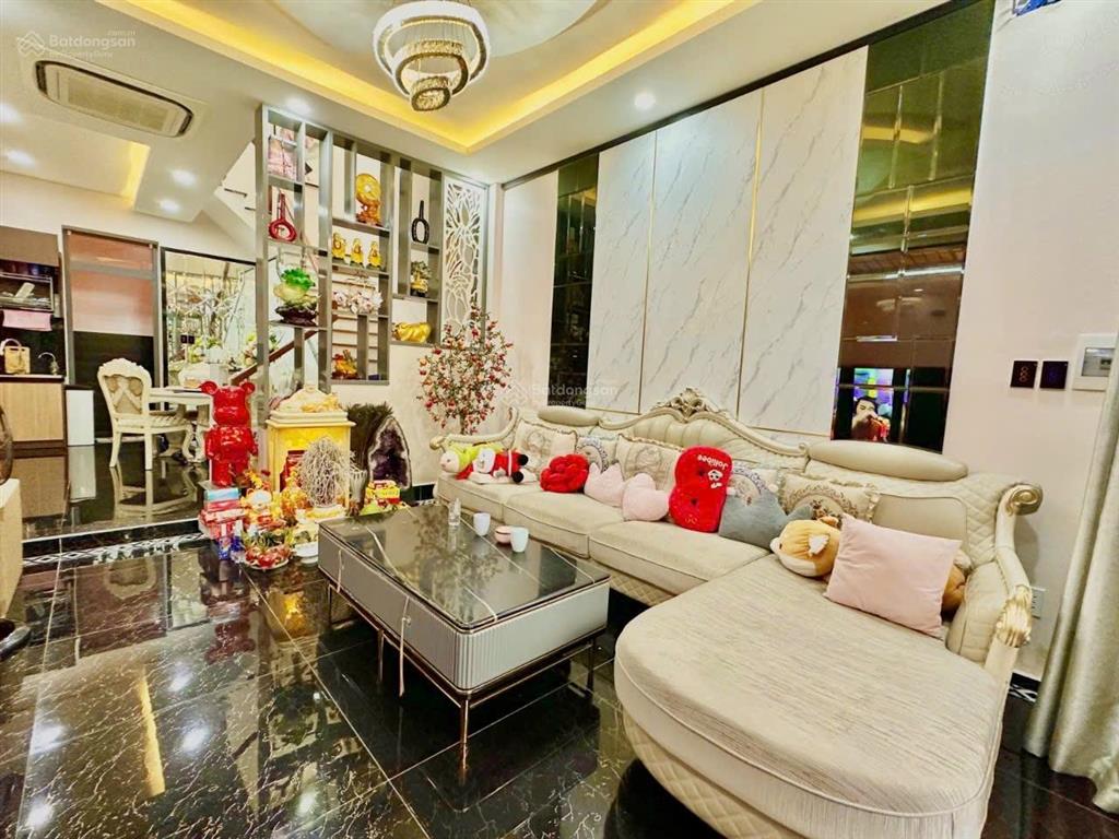 Chính chủ bán căn nhà cho thuê 30 triệu, đ. tân hải  tân bình. giá 4tỷ190/91m2, e. town cộng hòa