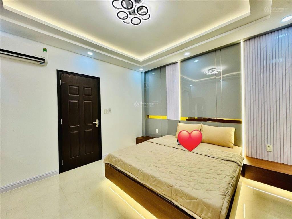Bán nhà đang cho thuê 29triệu đường thạch thị thanh q.1, giá 4tỷ050/74m2, gần công viên lê văn tám