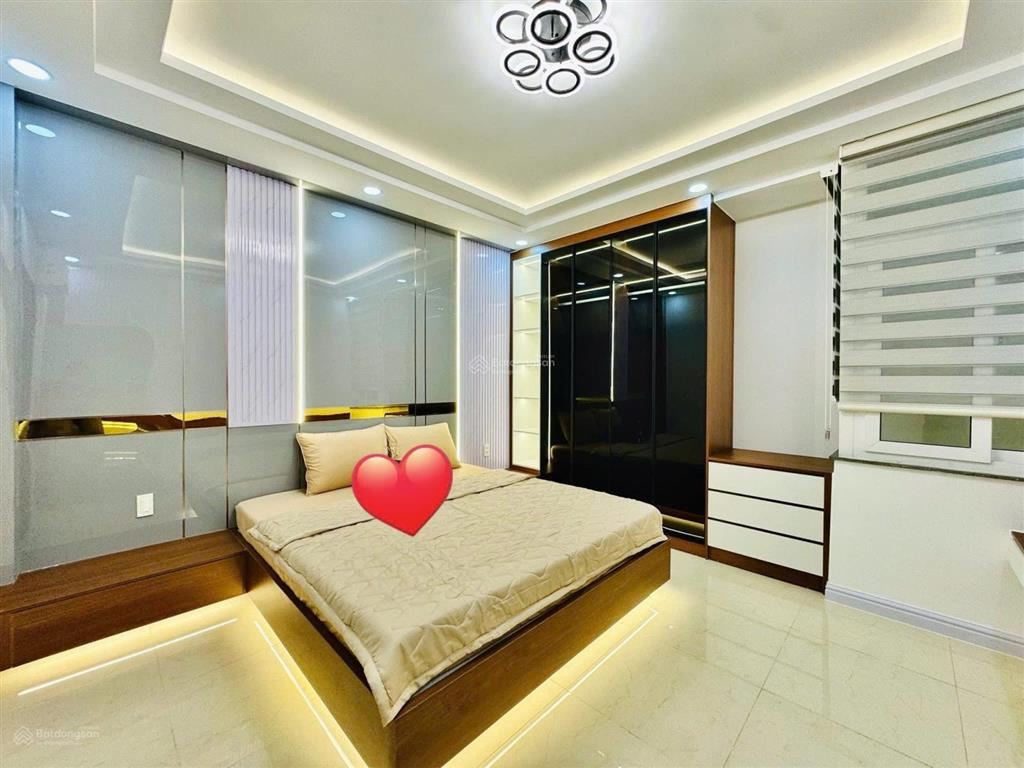 Bán nhà đang cho thuê 29triệu đường thạch thị thanh q.1, giá 4tỷ050/74m2, gần công viên lê văn tám
