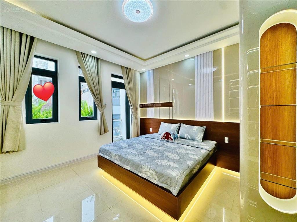Bán nhà đang cho thuê 29triệu đường thạch thị thanh q.1, giá 4tỷ050/74m2, gần công viên lê văn tám