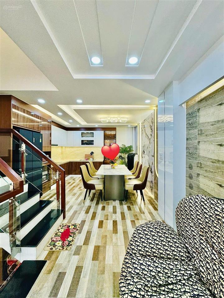 Bán nhà đang cho thuê 29triệu đường thạch thị thanh q.1, giá 4tỷ050/74m2, gần công viên lê văn tám